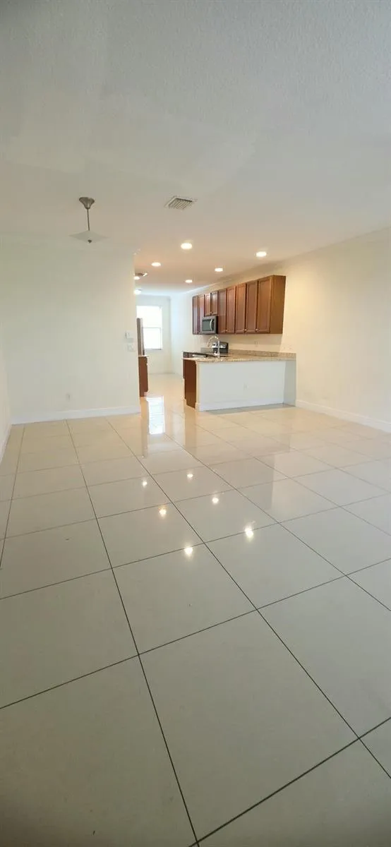 2723 NE 14th Street #108 Pompano Beach, FL 33062