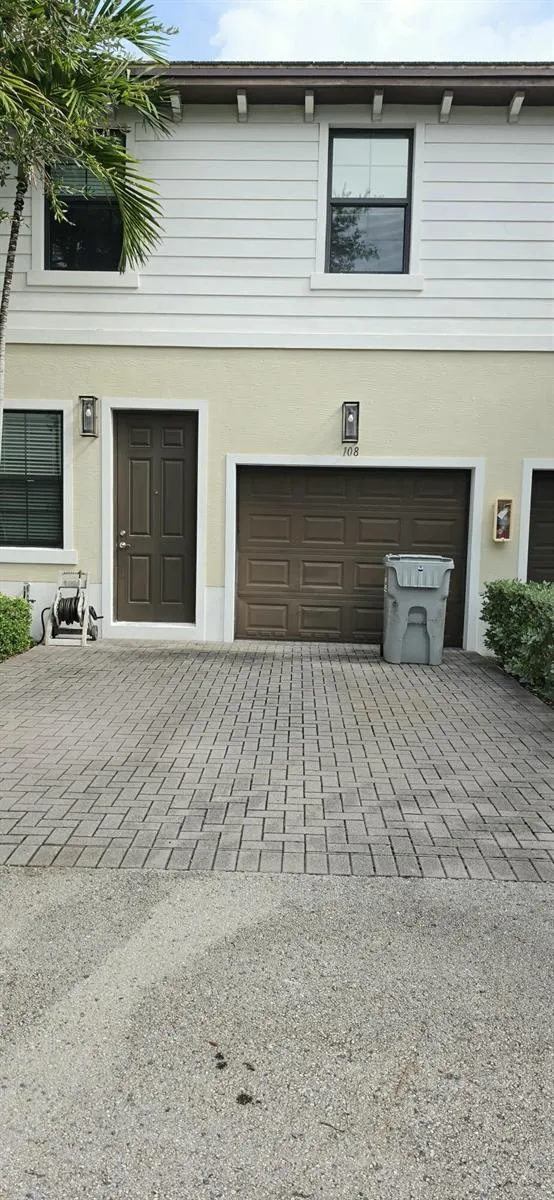 2723 NE 14th Street #108 Pompano Beach, FL 33062