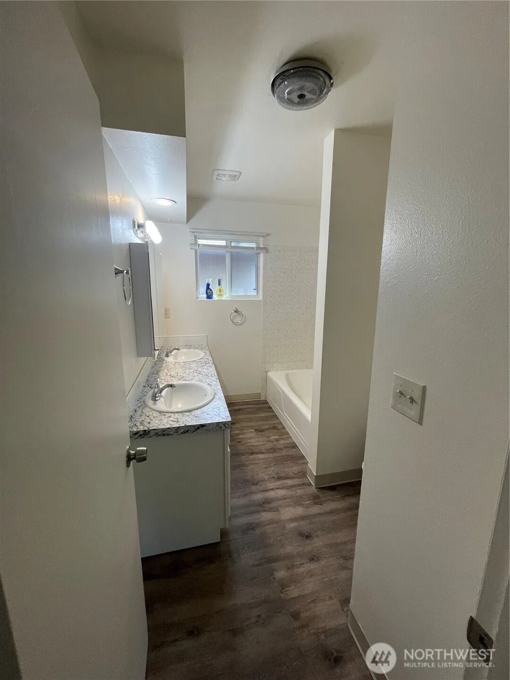 1 PACIFIC PLACE #1 Longview, WA 98632