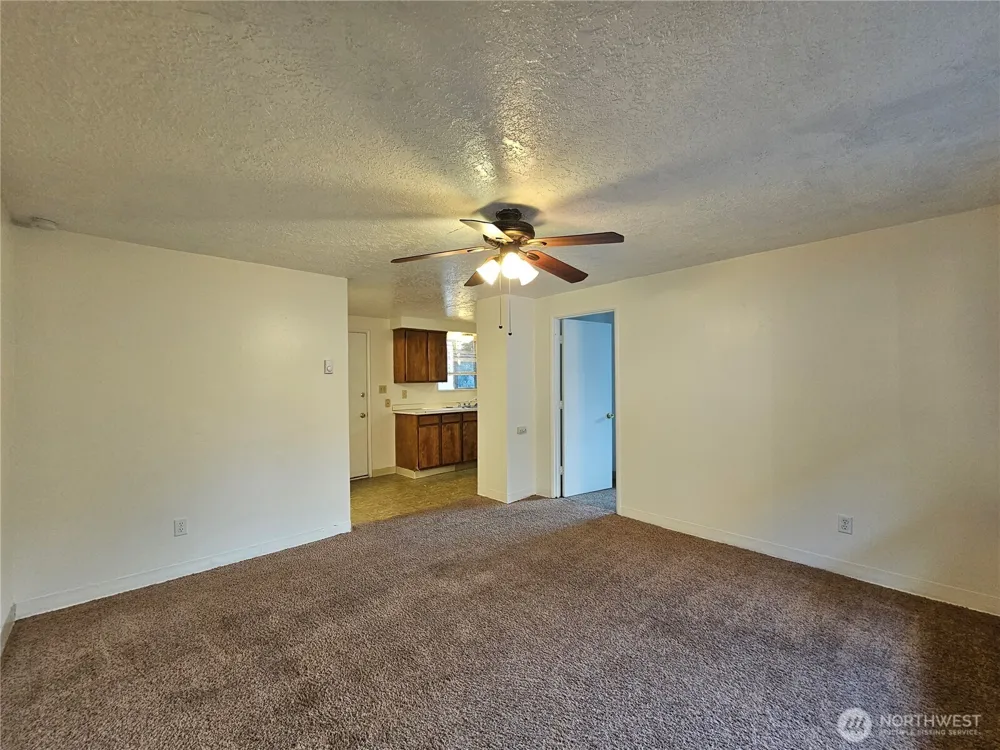 1 PACIFIC PLACE #1 Longview, WA 98632