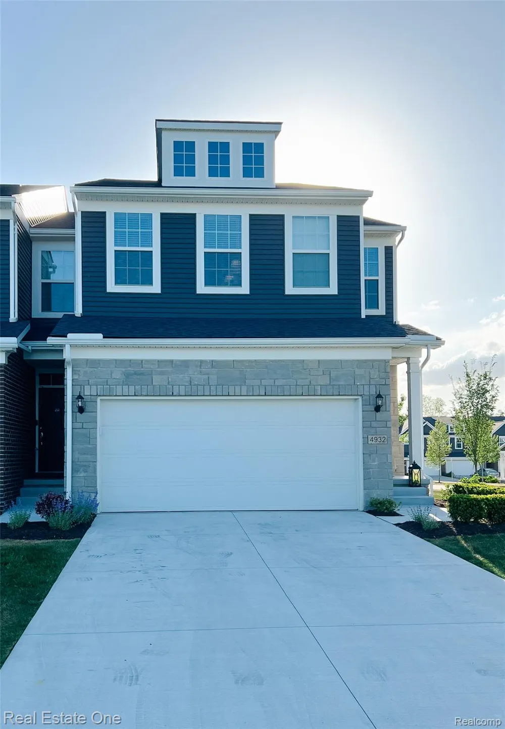 4932 Glenora Drive Orion Charter Township, MI 48359