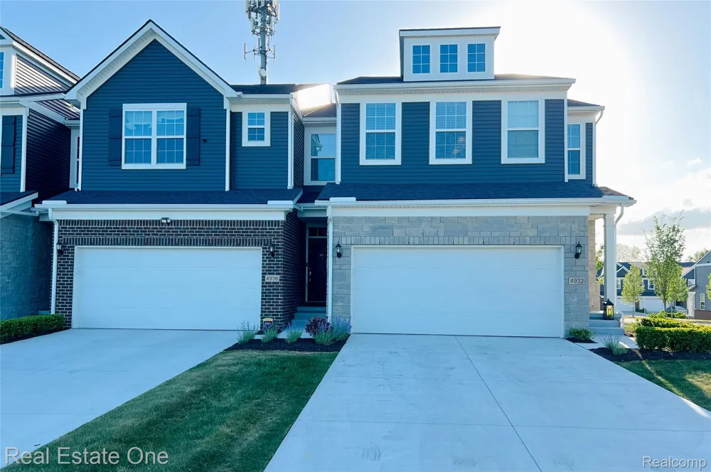 4932 Glenora Drive Orion Charter Township, MI 48359