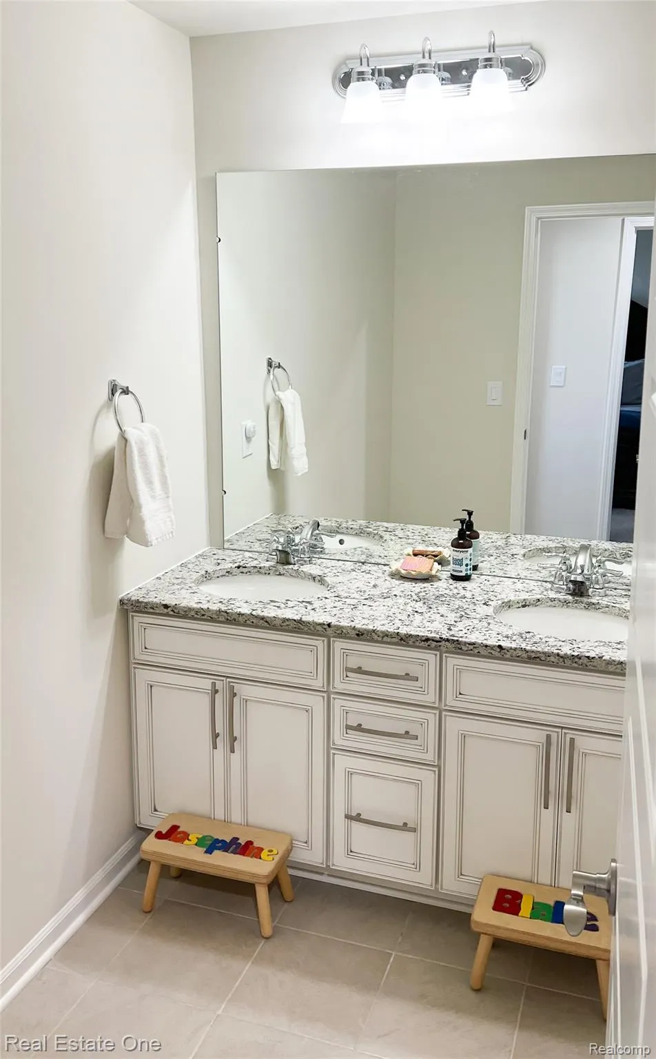 4932 Glenora Drive Orion Charter Township, MI 48359