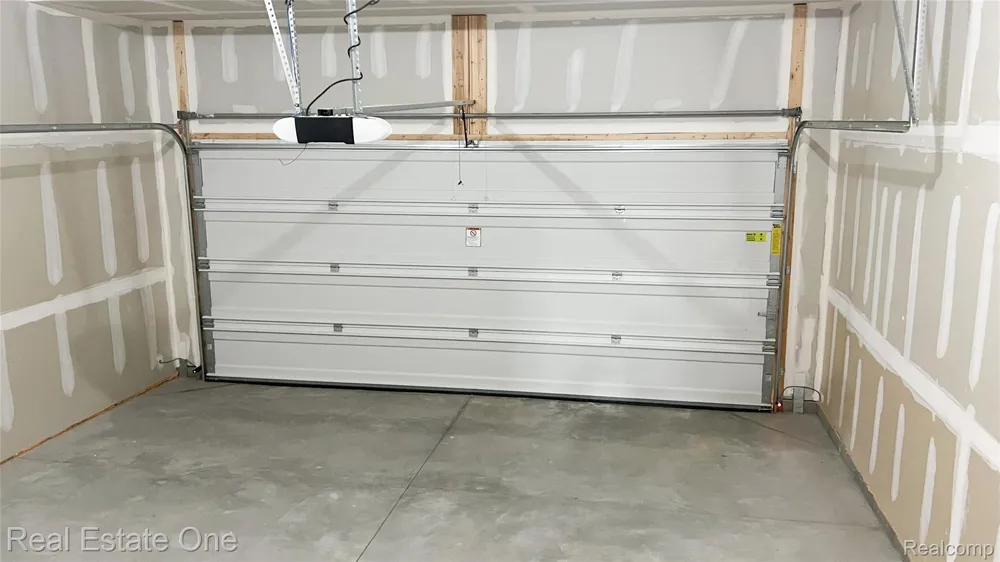 4932 Glenora Drive Orion Charter Township, MI 48359