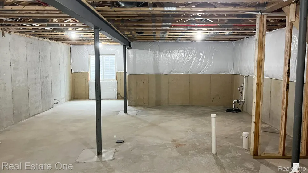 4932 Glenora Drive Orion Charter Township, MI 48359
