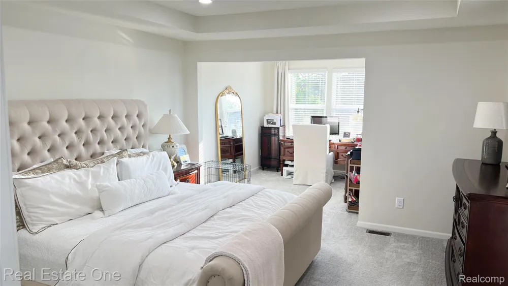 4932 Glenora Drive Orion Charter Township, MI 48359