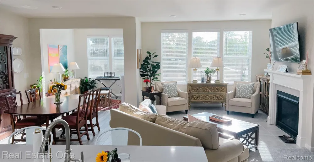 4932 Glenora Drive Orion Charter Township, MI 48359