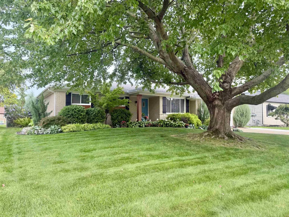 41304 Clairpointe St Street Harrison Charter Township, MI 48045