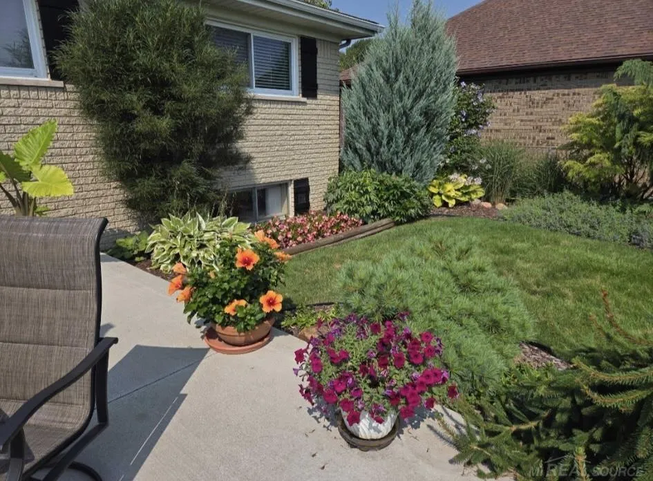 41304 Clairpointe St Street Harrison Charter Township, MI 48045