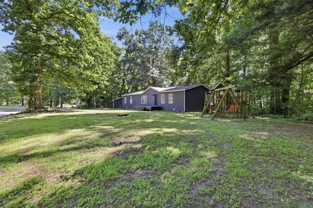 7460 Pine Ridge Drive NE Grattan Township, MI 48809