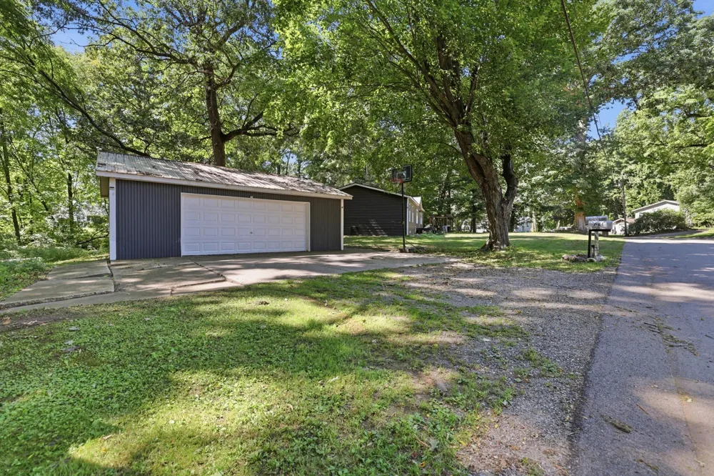 7460 Pine Ridge Drive NE Grattan Township, MI 48809