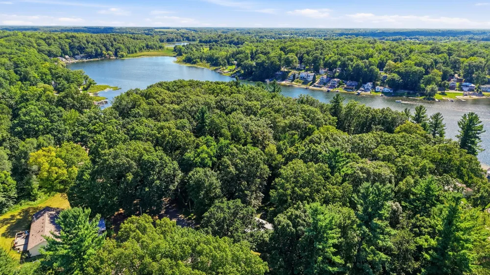 7460 Pine Ridge Drive NE Grattan Township, MI 48809