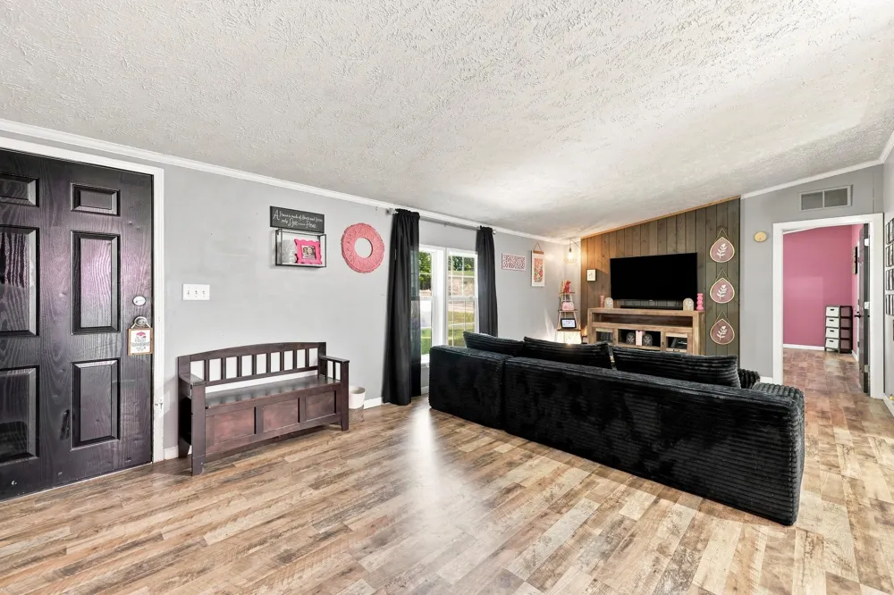 7460 Pine Ridge Drive NE Grattan Township, MI 48809