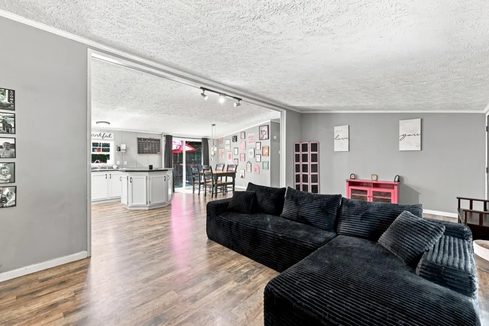 7460 Pine Ridge Drive NE Grattan Township, MI 48809