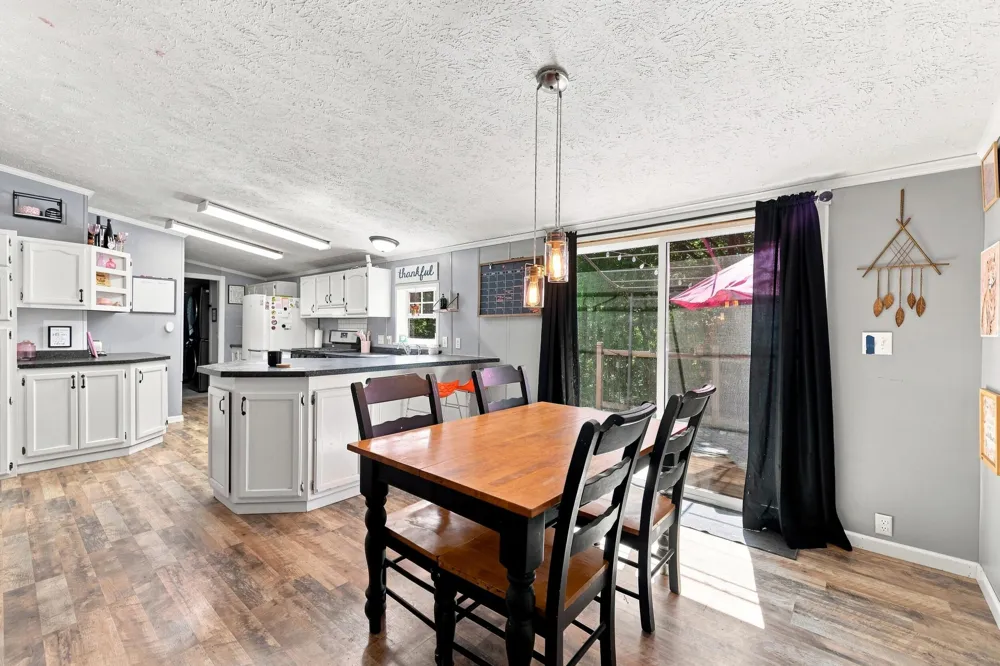 7460 Pine Ridge Drive NE Grattan Township, MI 48809