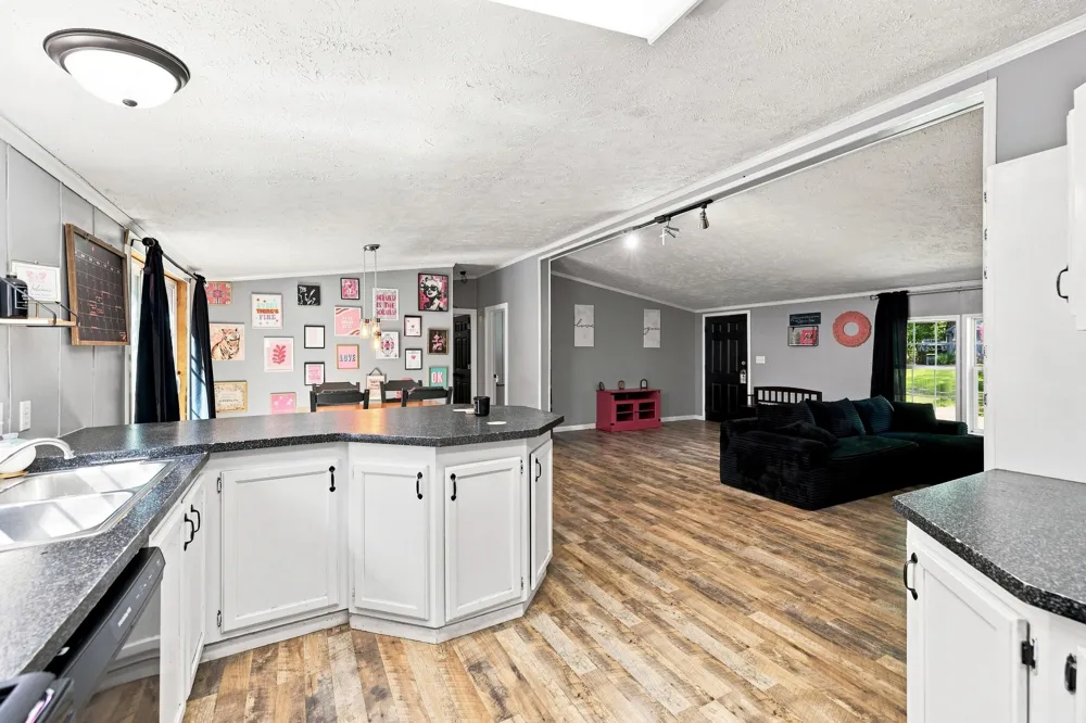 7460 Pine Ridge Drive NE Grattan Township, MI 48809