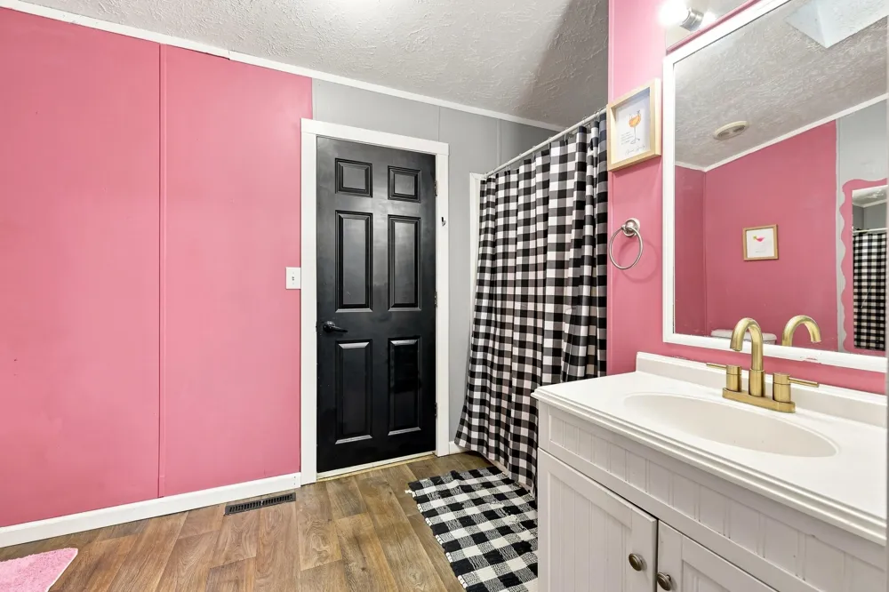 7460 Pine Ridge Drive NE Grattan Township, MI 48809