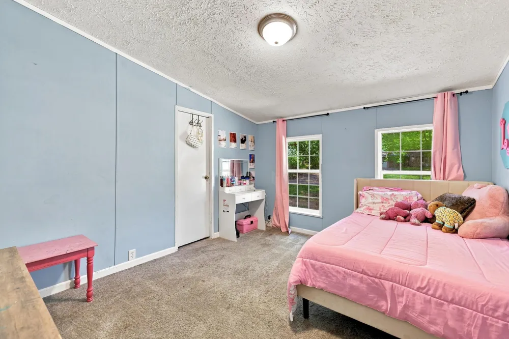 7460 Pine Ridge Drive NE Grattan Township, MI 48809