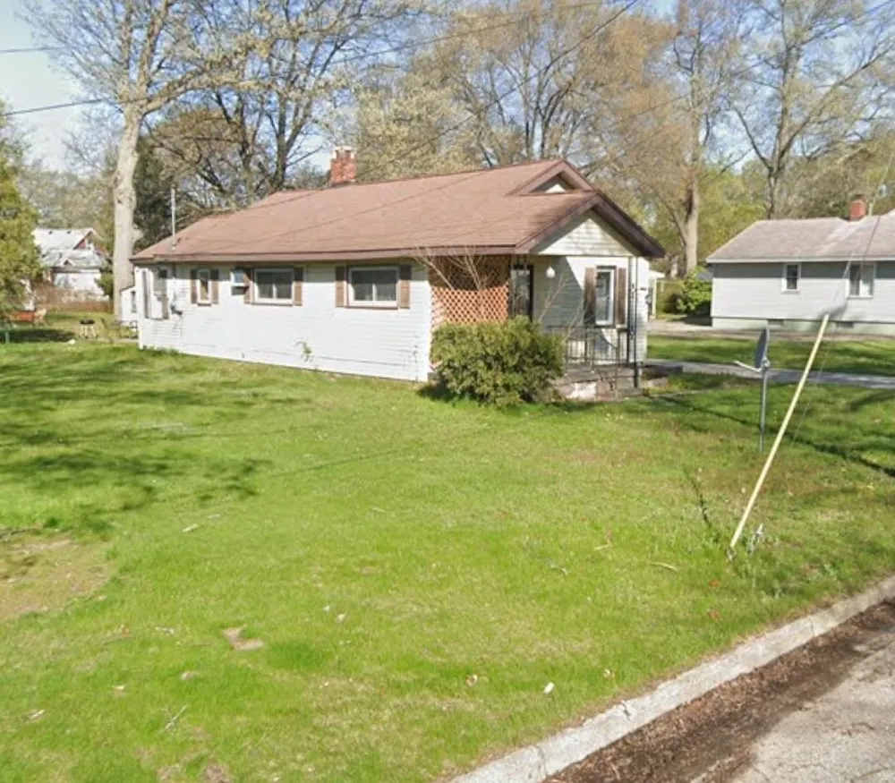 2335 Moon Street Muskegon City, MI 49441