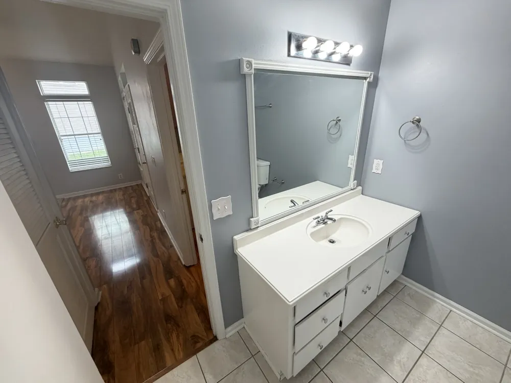 5904 Colchester Dr Hermitage, TN 37076