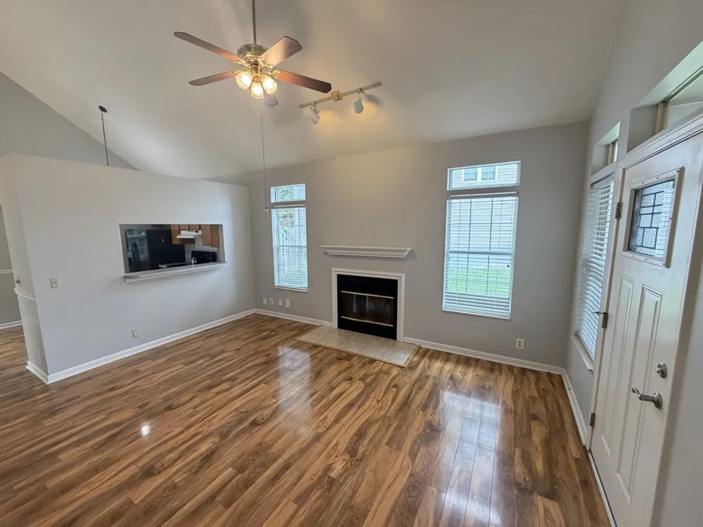 5904 Colchester Dr Hermitage, TN 37076