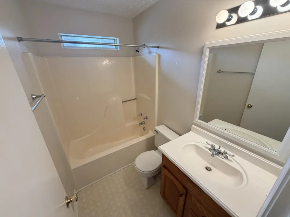 5904 Colchester Dr Hermitage, TN 37076