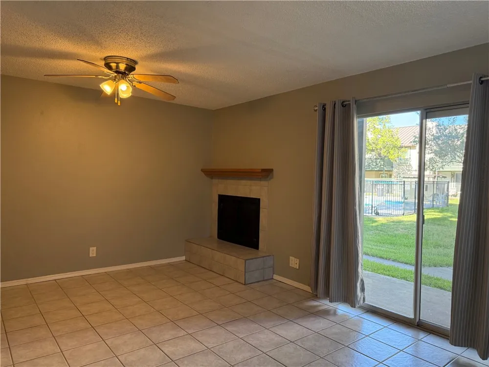 302 Saint Andrews Street #101E Rockport, TX 78382