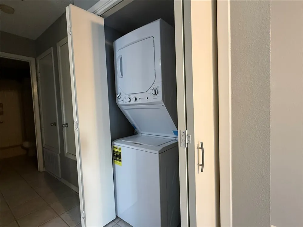 302 Saint Andrews Street #101E Rockport, TX 78382