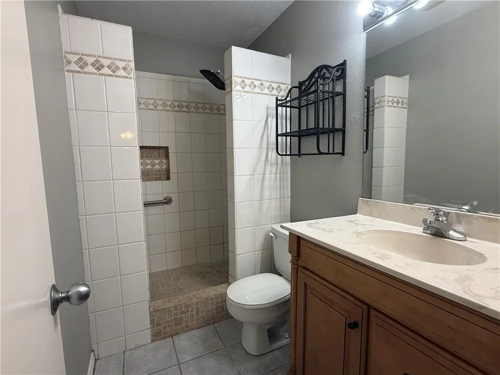 302 Saint Andrews Street #101E Rockport, TX 78382