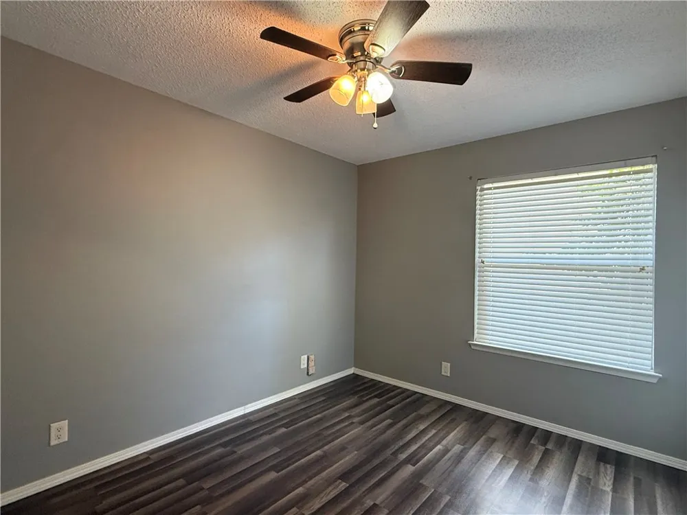 302 Saint Andrews Street #101E Rockport, TX 78382