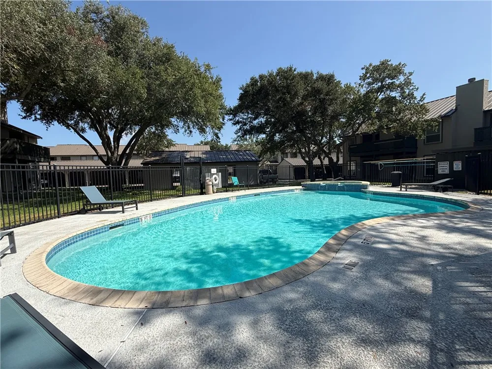 302 Saint Andrews Street #101E Rockport, TX 78382
