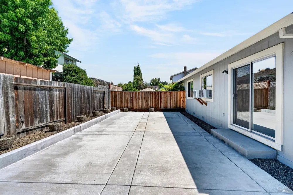 582 Maria Drive Petaluma, CA 94954