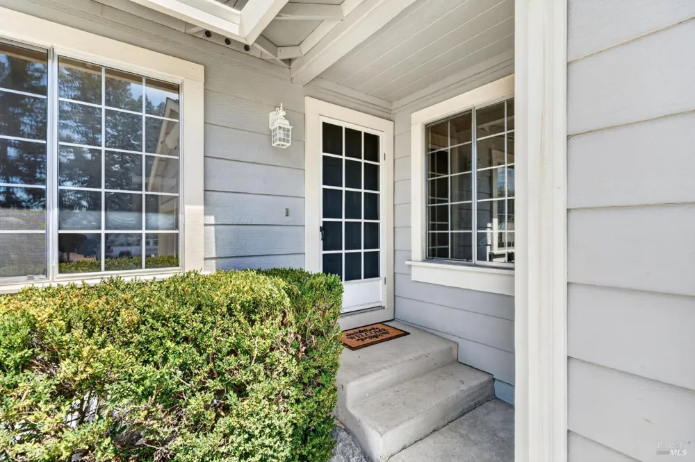 582 Maria Drive Petaluma, CA 94954