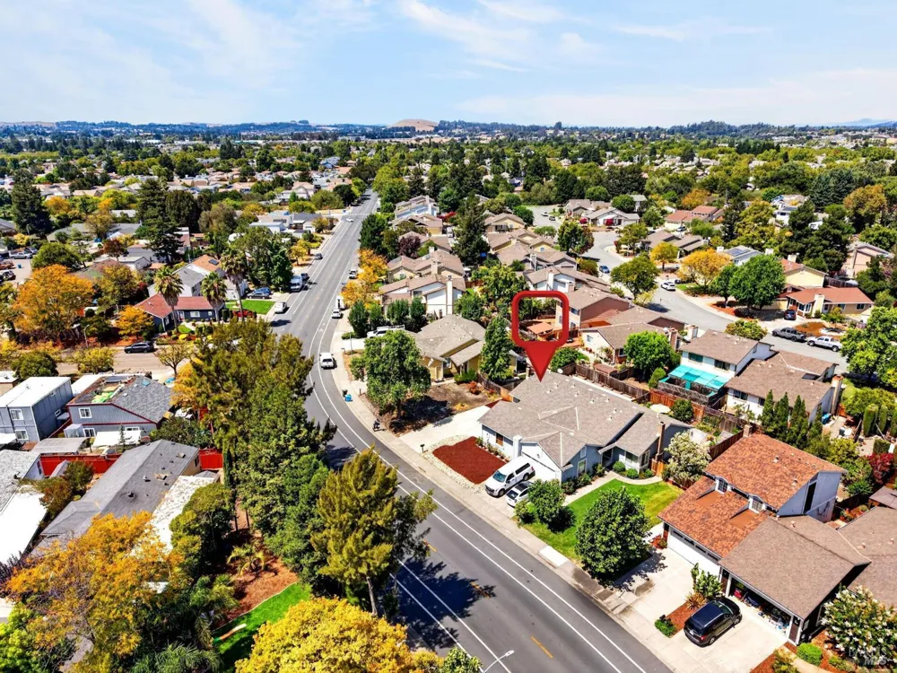 582 Maria Drive Petaluma, CA 94954