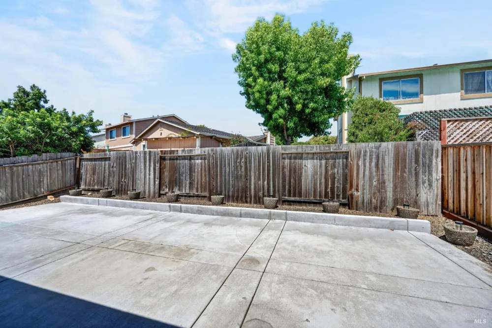 582 Maria Drive Petaluma, CA 94954