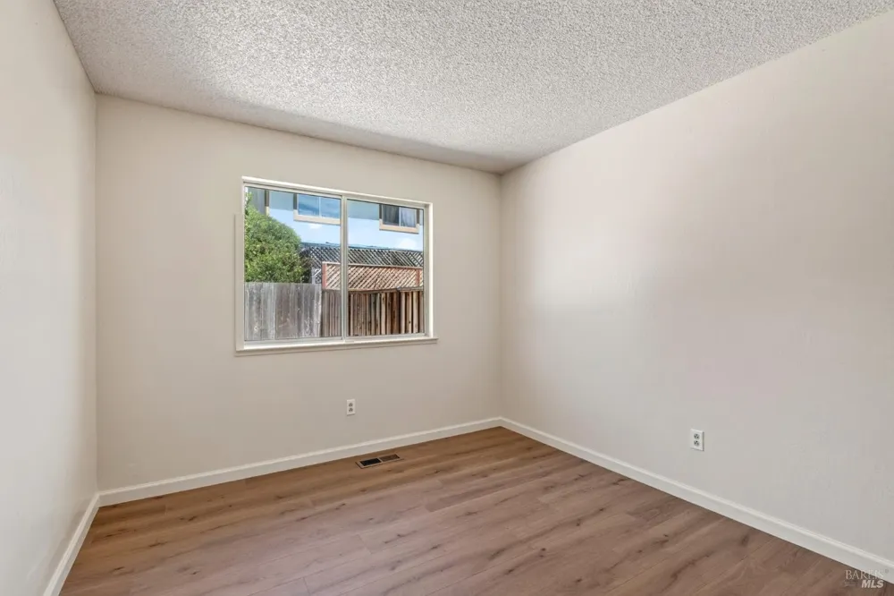 582 Maria Drive Petaluma, CA 94954