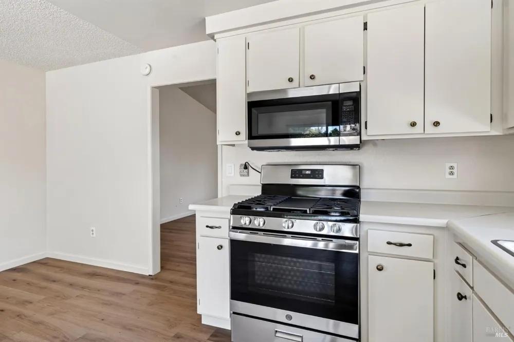 582 Maria Drive Petaluma, CA 94954
