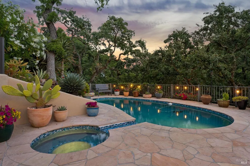 2588 Vineyard Road Novato, CA 94947