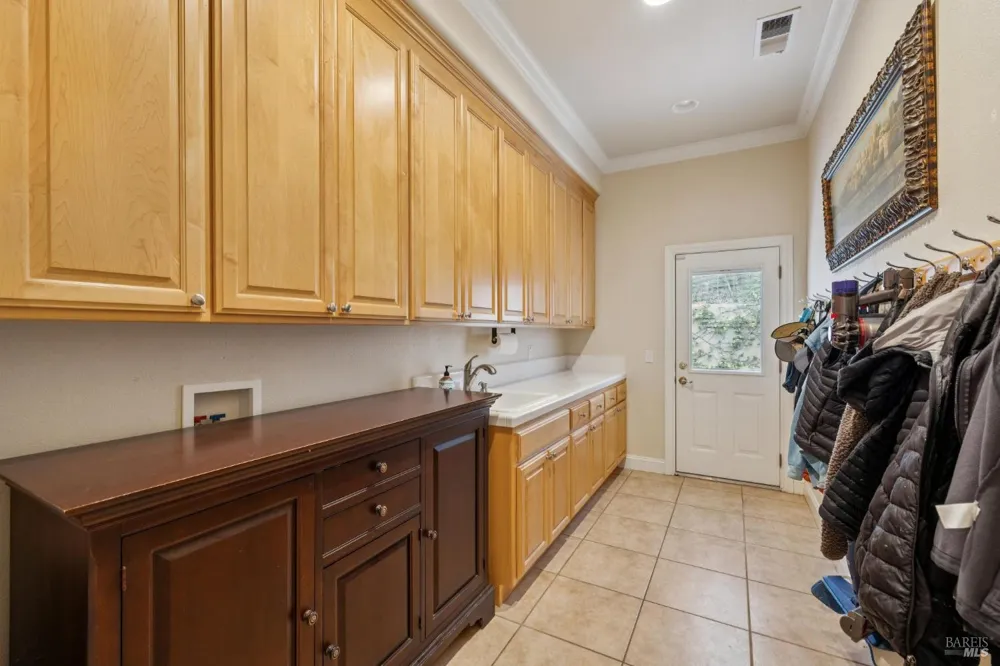 2588 Vineyard Road Novato, CA 94947