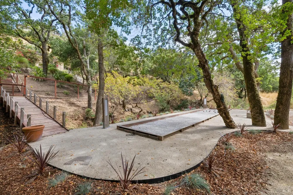 2588 Vineyard Road Novato, CA 94947