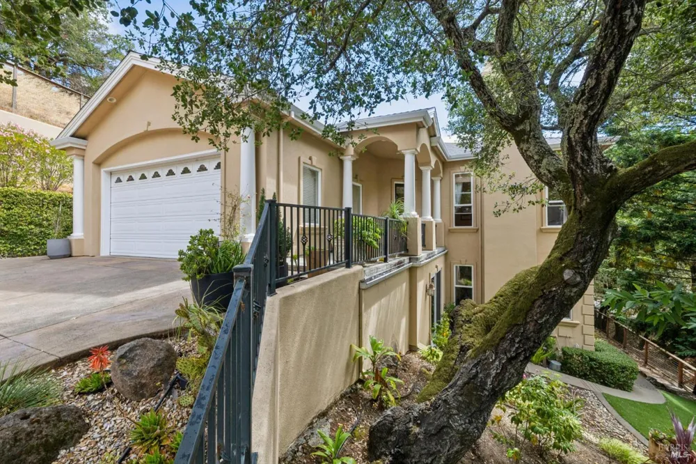 2588 Vineyard Road Novato, CA 94947