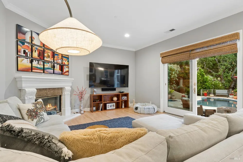 2588 Vineyard Road Novato, CA 94947
