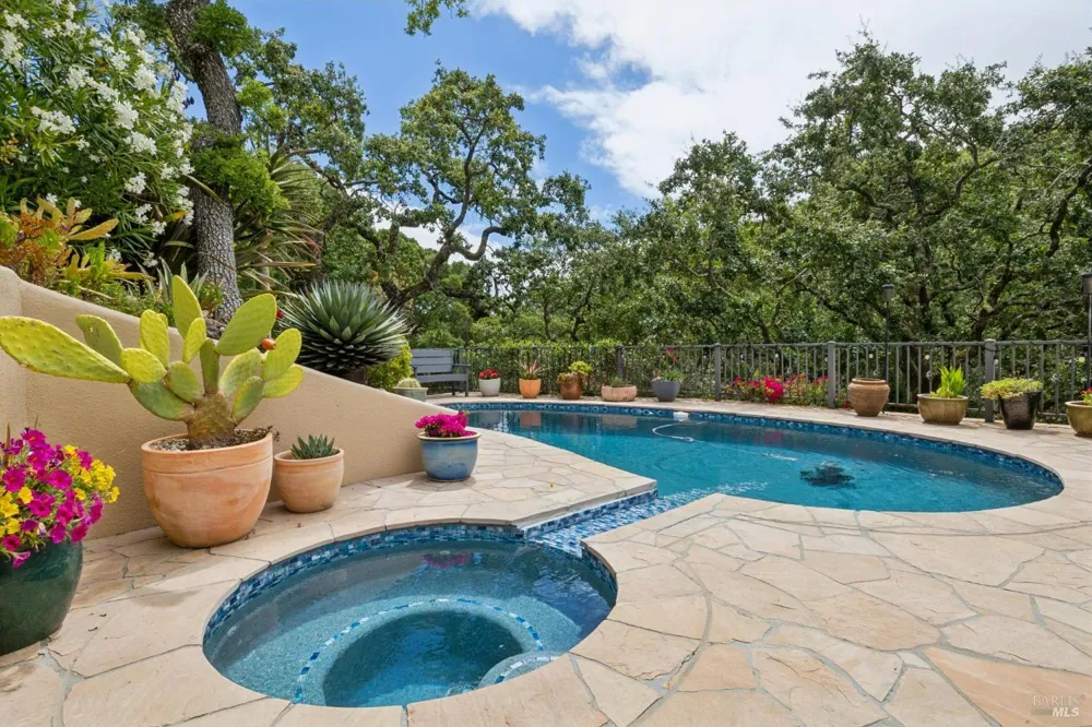 2588 Vineyard Road Novato, CA 94947