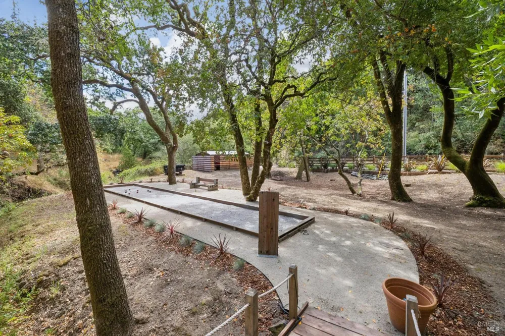 2588 Vineyard Road Novato, CA 94947