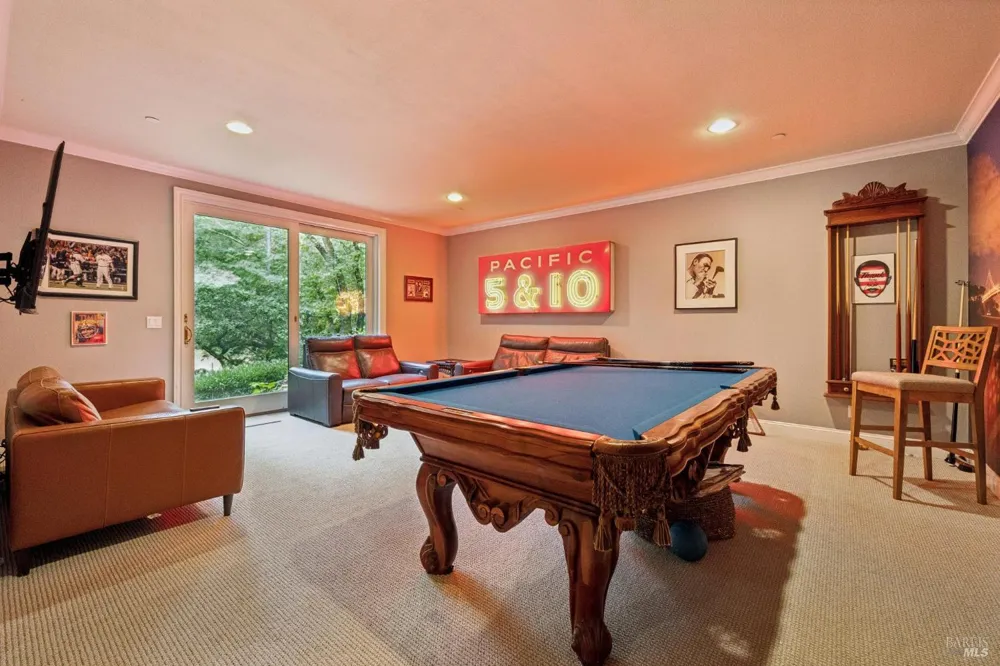 2588 Vineyard Road Novato, CA 94947