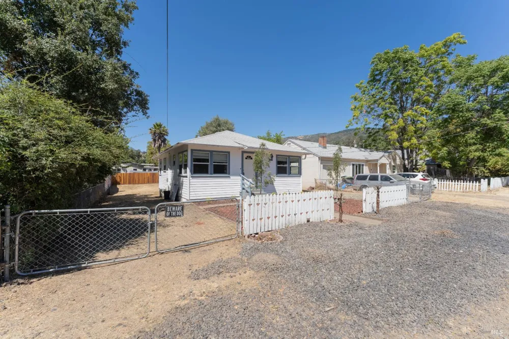 6454 11th Avenue Lucerne, CA 95458