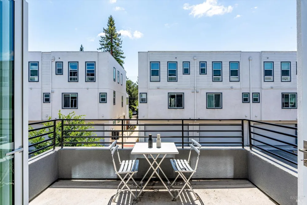 1655 Second Street Napa, CA 94559