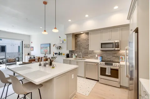 1655 Second Street