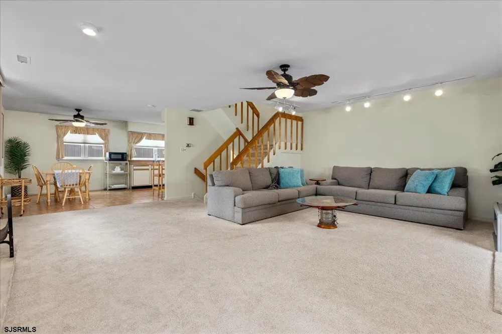 9704 Pacific Ave Margate, NJ 08402