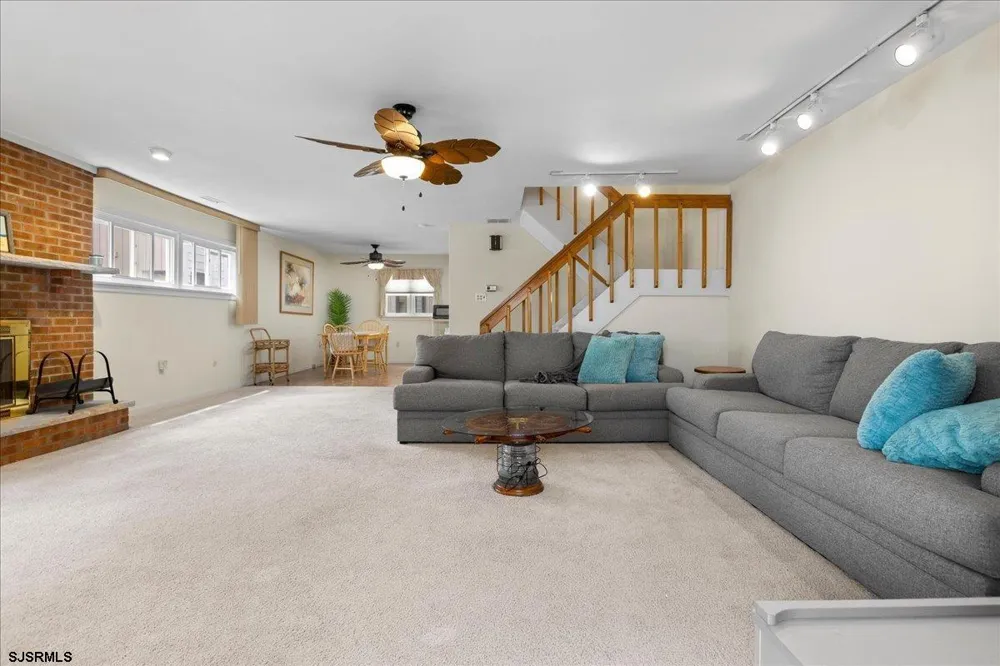 9704 Pacific Ave Margate, NJ 08402